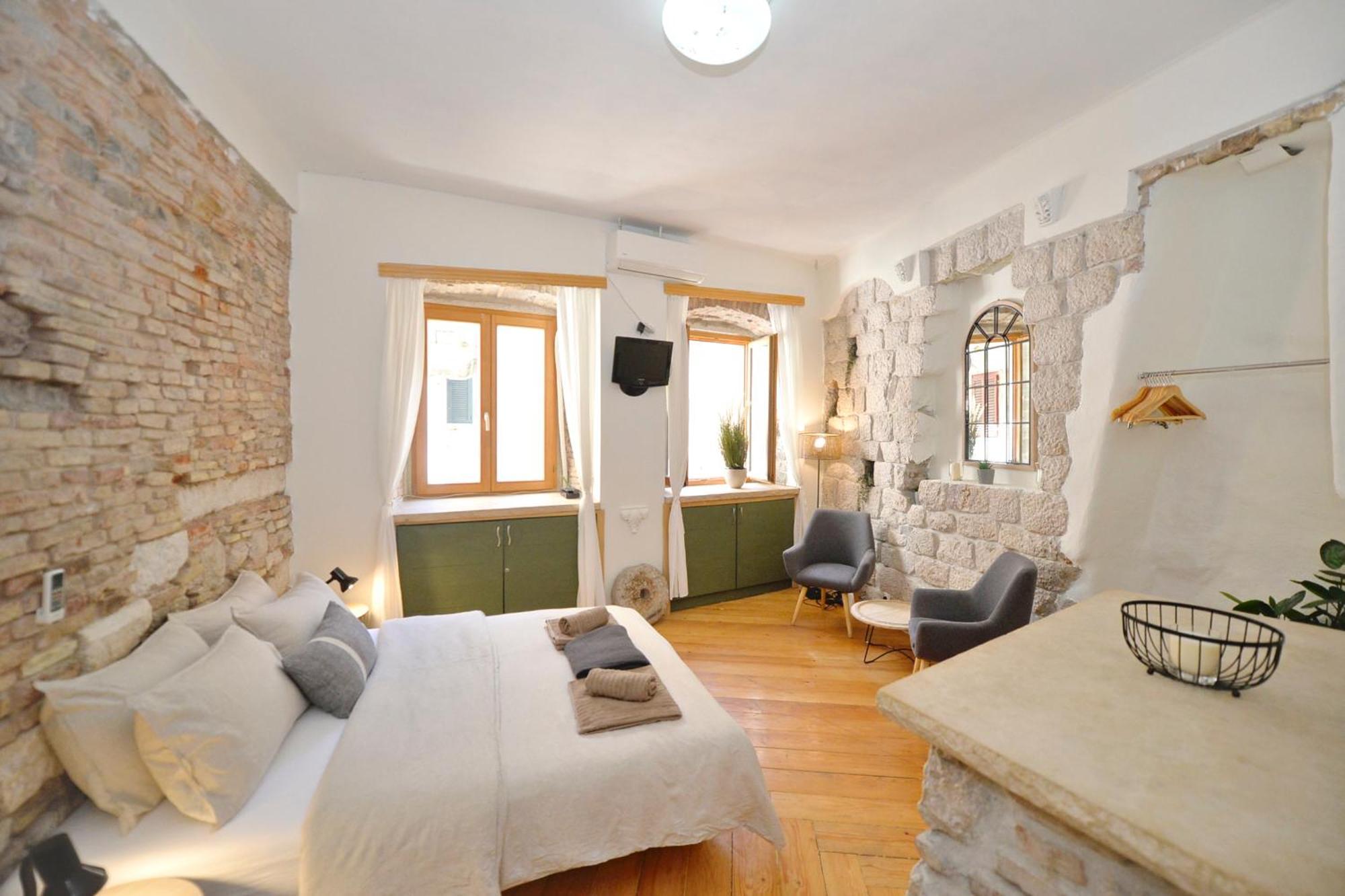 Charming In Daire *